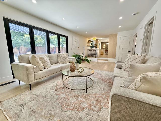 1926 Paseo Del Cajon, Pleasanton CA: https://media.crmls.org/mediaz/213863df-714d-4a38-b195-665e4d189956.jpg