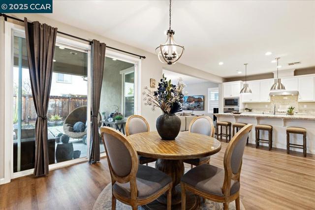 369 Parkfield Way, Oakley CA: https://media.crmls.org/mediaz/2138a0cf-3da4-4e3c-b196-bbfff87041ee.jpg