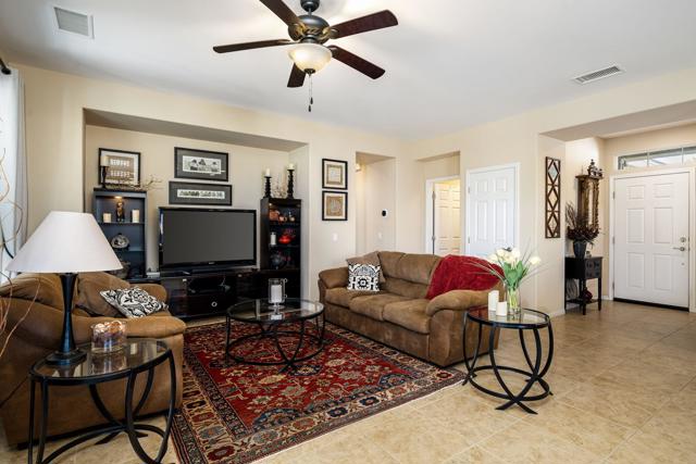 81497 Golden Poppy Way, La Quinta CA: https://media.crmls.org/mediaz/2138d3b0-0554-4aa1-a3c4-cd06620de513.jpg