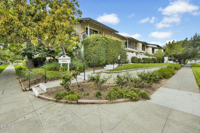 Detail Gallery Image 1 of 1 For 811 N Altadena Dr. Dr, Pasadena,  CA 91107 - 3 Beds | 2/1 Baths
