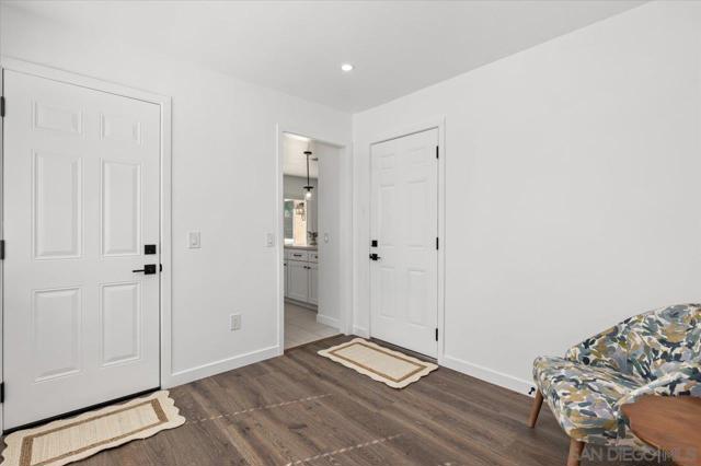 4617 Westridge Dr, Oceanside CA: https://media.crmls.org/mediaz/21396ad8-9478-4cd5-ae4b-d2f3216d91e1.jpg