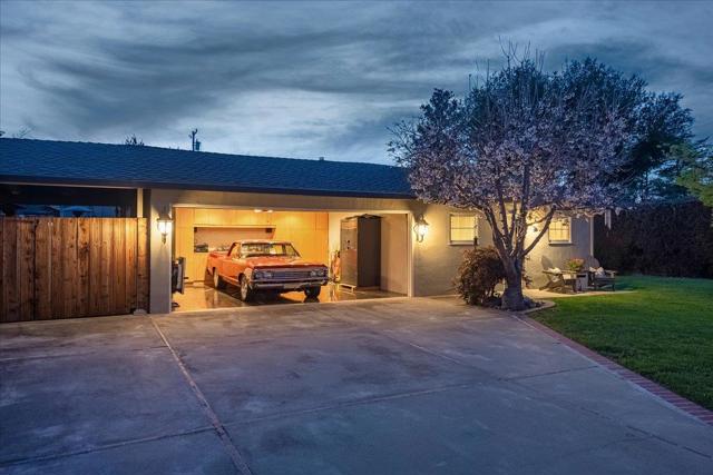 14843 Holden Way, San Jose CA: https://media.crmls.org/mediaz/2139ea91-95cb-493c-b7ec-e93a96e79c5e.jpg