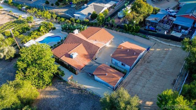 732 Hamilton Lane, Fallbrook CA: https://media.crmls.org/mediaz/213a3738-7186-4e5f-b5fc-fb54477a540b.jpg