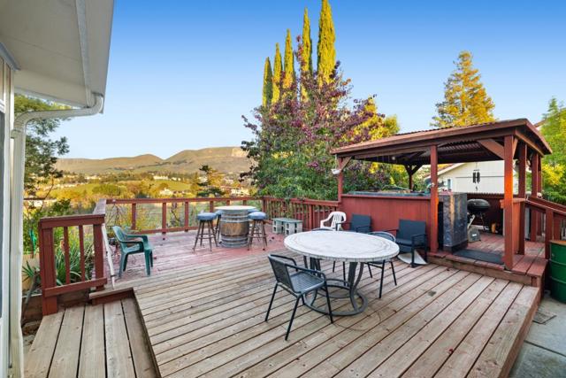 44500 Parkmeadow Drive, Fremont CA: https://media.crmls.org/mediaz/213aa058-a0e9-4a4b-b578-e166681dca84.jpg