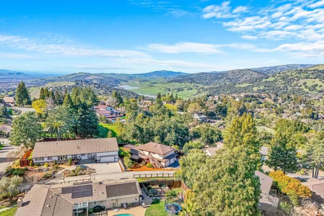 3735 Oak Canyon Lane, Morgan Hill CA: https://media.crmls.org/mediaz/213ad8e9-5ab8-4130-ad17-0e9c96bc84e5.jpg