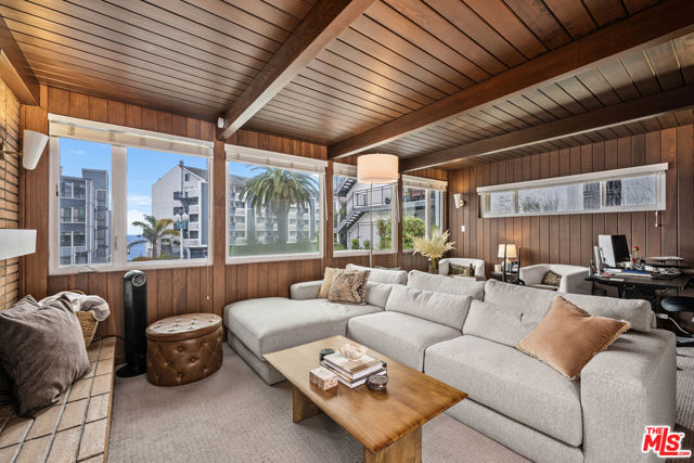 622 Esplanade, Redondo Beach CA: https://media.crmls.org/mediaz/213ae9b2-4da4-4e5d-aa24-5a476153682f.jpg