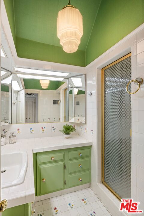 3067 Motor Avenue, Los Angeles CA: https://media.crmls.org/mediaz/213aff5b-e393-47a6-ac1e-5f74fac5be3f.jpg