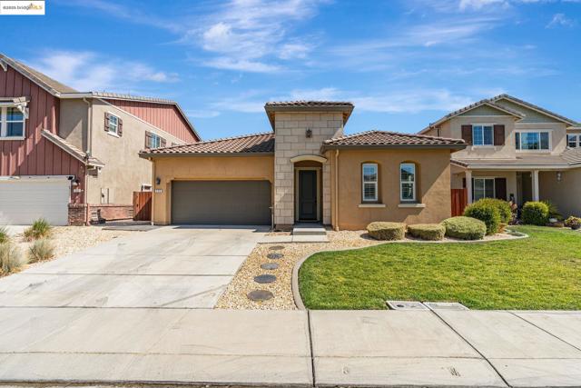 226 Wynn St, Oakley CA: https://media.crmls.org/mediaz/213b8d6f-368d-42f9-bfa2-7c63564b3a2b.jpg