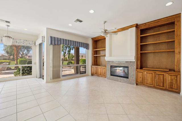 78586 Kensington Avenue, Palm Desert CA: https://media.crmls.org/mediaz/213b99b7-3346-4ec3-a91c-e44907a831ea.jpg