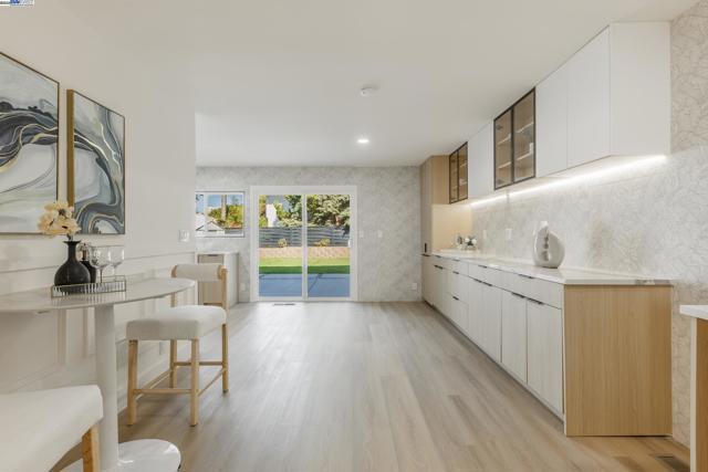1568 Fallen Leaf Dr, Milpitas CA: https://media.crmls.org/mediaz/213be92b-d3db-4f02-9e31-9916333bc10f.jpg