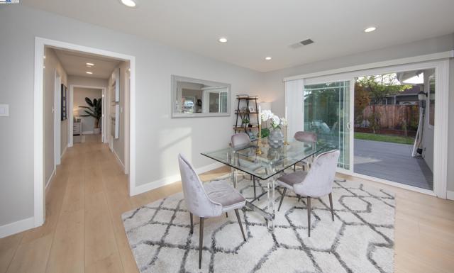 1392 Springview Ct., Concord CA: https://media.crmls.org/mediaz/213d58e6-421a-4391-8282-293316d5b4d2.jpg