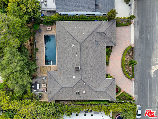 16314 Meadowridge Road, Encino CA: https://media.crmls.org/mediaz/213dce17-ae0d-4ff4-936f-1929d7b49cc7.jpg