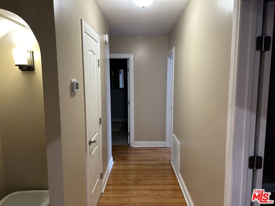 https://media.crmls.org/mediaz/213ddf35-28ca-4981-8f0e-8498d8a8efa3.jpg?preset=X-Large