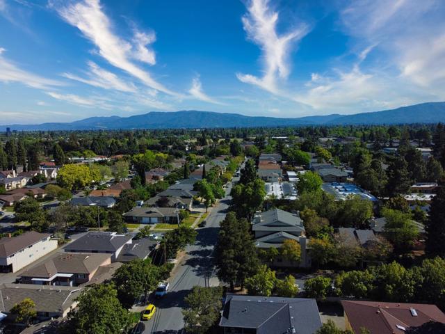 471 Northlake Drive, San Jose CA: https://media.crmls.org/mediaz/213ee911-af3c-4bba-8a72-15e5f4763b3b.jpg