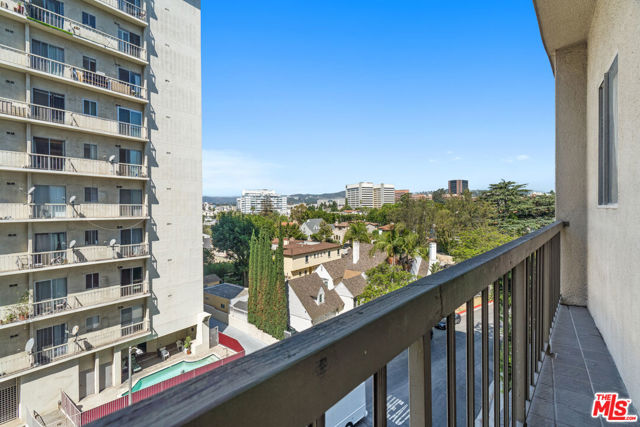 10747 Wilshire Boulevard, Los Angeles CA: https://media.crmls.org/mediaz/213f14b4-b86a-4fcd-936d-a31c75cb207e.jpg