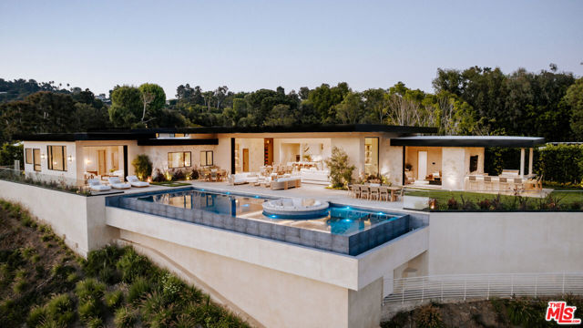 13674 Bayliss Road, Los Angeles CA: https://media.crmls.org/mediaz/213f739c-3ffd-4a95-9466-2362f5478f77.jpg