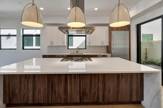 109 Daisy, Imperial Beach CA: https://media.crmls.org/mediaz/213f8f2f-4041-4bea-a604-030943807fdc.jpg