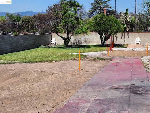 3183 Grandeur, Altadena CA: https://media.crmls.org/mediaz/213f9182-3bf9-40be-b6fa-ee20f3219e5d.jpg