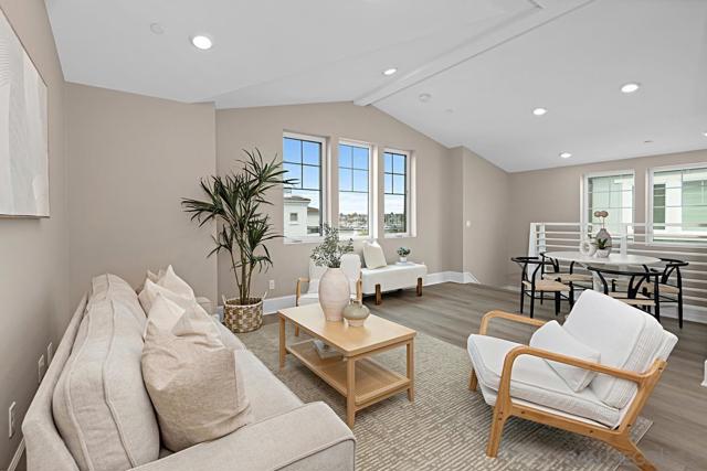 819 Kennebeck Ct, San Diego CA: https://media.crmls.org/mediaz/213f9944-e0ad-4119-8dba-22c0881a9449.jpg