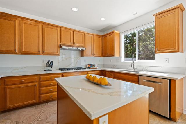 1726 BLUE WATER LANE, San Marcos CA: https://media.crmls.org/mediaz/213fa33b-bfc5-4085-a025-bf7419a12202.jpg