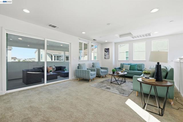 Image 7 of 44 For 8553 Schooner Way