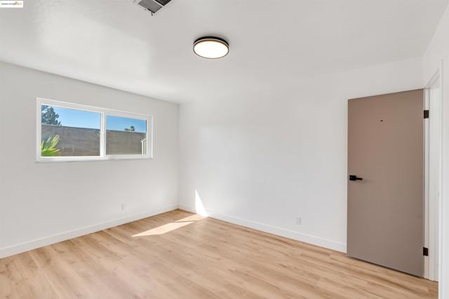 1908 New Jersey St, Fairfield CA: https://media.crmls.org/mediaz/214019a6-bce2-415a-ba70-46afb0e6cf46.jpg