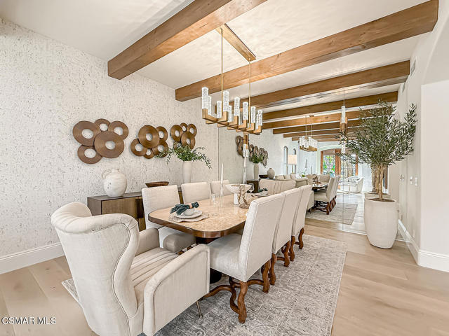 25877 Shady Oak Lane, Valencia CA: https://media.crmls.org/mediaz/21404374-d3d3-4e9a-b1d4-eaa78fbcdd48.jpg