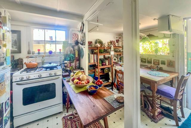 125 Lowell Avenue, Palo Alto CA: https://media.crmls.org/mediaz/21406f4b-08f0-44b6-8225-02a636e1a4d5.jpg