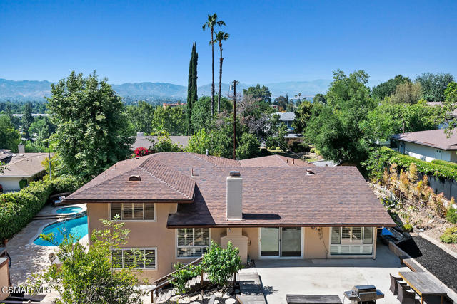 4809 Dunman Avenue, Woodland Hills CA: https://media.crmls.org/mediaz/2140ddae-a5c6-4e17-885a-35e727196be6.jpg