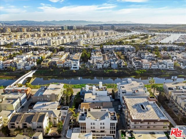 Image 50 of 58 For 14 Mast Street