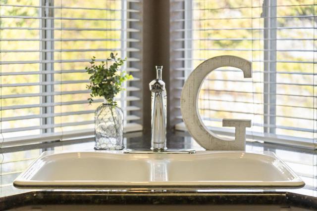 2230 Ventana Court, Hollister CA: https://media.crmls.org/mediaz/21422f38-02fa-45bc-a3bd-94b363099253.jpg