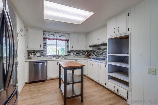 18218 Paradise Mountain Road, Valley Center CA: https://media.crmls.org/mediaz/21423fac-8fc4-4bd4-b5e7-77ba6338e4c0.jpg