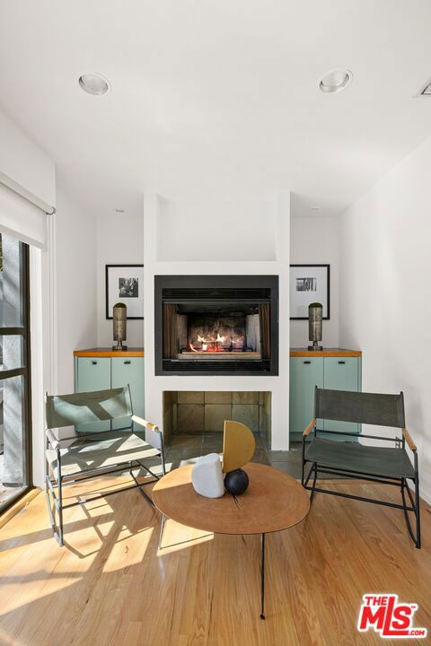 2477 Canyon Oak Drive, Los Angeles CA: https://media.crmls.org/mediaz/21426011-6bb1-43a5-9832-b04c4ccf6dc6.jpg