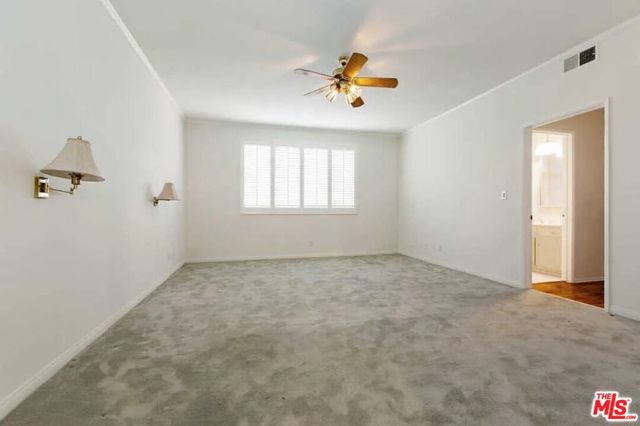 8568 Burton Way, Los Angeles CA: https://media.crmls.org/mediaz/2142c1bb-ad62-4e77-8dd7-0fede2341eca.jpg