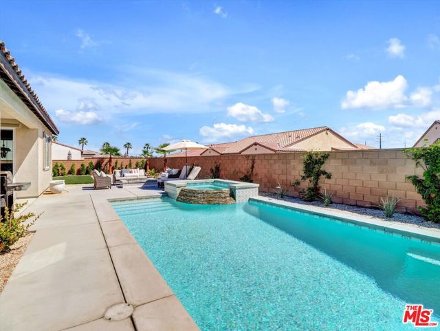 81921 Fiori Del Deserto Drive, La Quinta CA: https://media.crmls.org/mediaz/2142dd70-f7a2-4a48-95ba-b6f873506d38.jpg