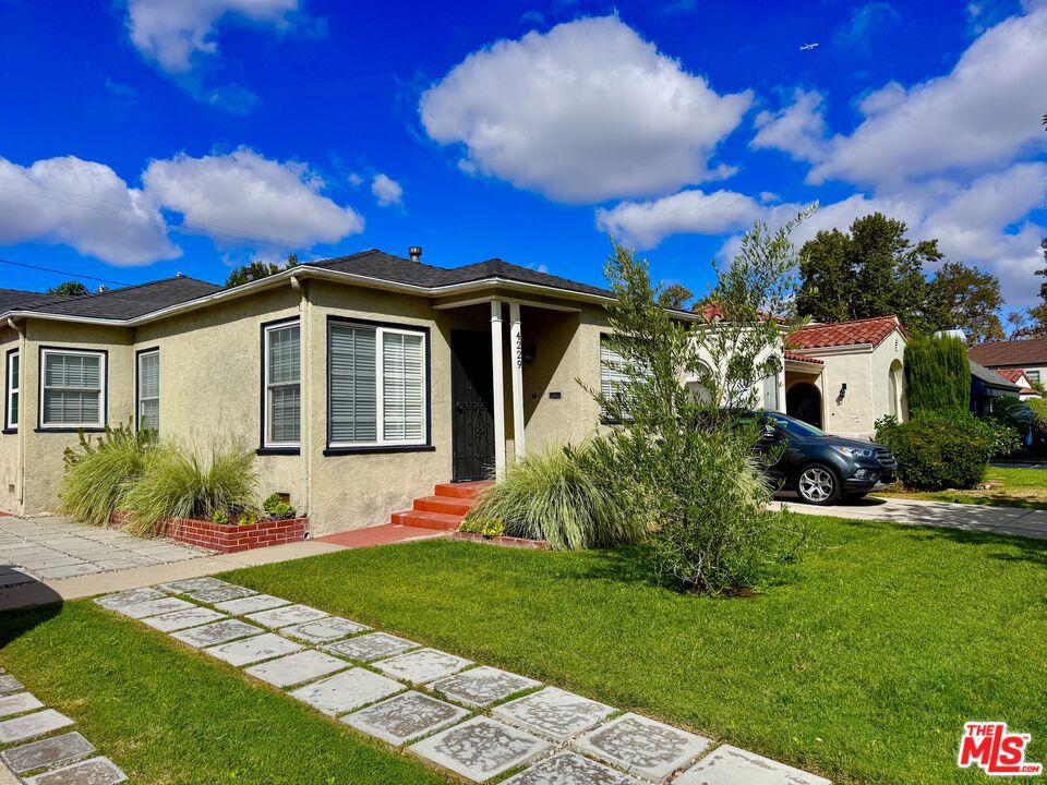 4229 Sutro Avenue