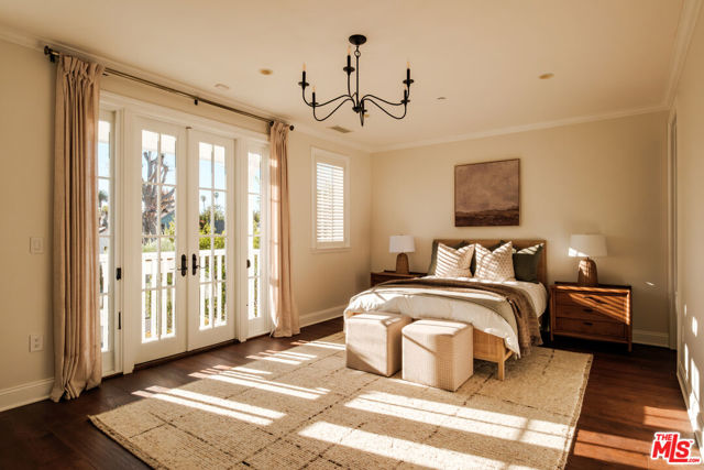 2248 Kelton Avenue, Los Angeles CA: https://media.crmls.org/mediaz/214394ee-289b-4735-8576-aaa9c6f77d49.jpg