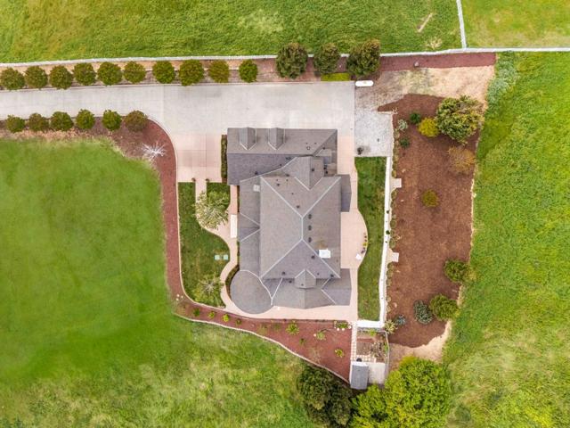 9560 Via Del Oro, Gilroy CA: https://media.crmls.org/mediaz/2143cb6f-615e-4274-a6ee-0688e5979fd4.jpg