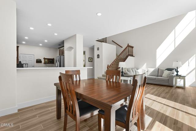 Detail Gallery Image 13 of 55 For 596 Fenwick Way #C,  Simi Valley,  CA 93065 - 3 Beds | 2/1 Baths