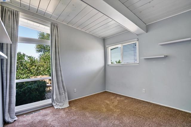 588 E Angela St, Pleasanton CA: https://media.crmls.org/mediaz/2144821a-8d29-4821-a785-f2c587e4a044.jpg