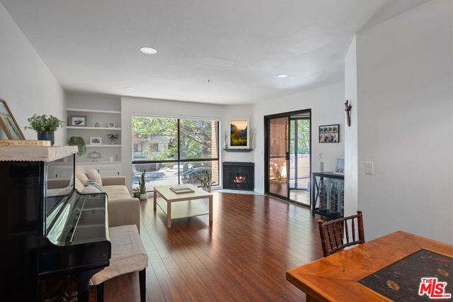 413 Hawthorne Street, 102 photo 4