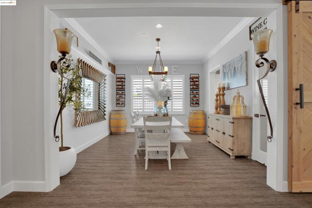 542 Harbor Cove Cir, Discovery Bay CA: https://media.crmls.org/mediaz/21463f96-7ce4-4dc5-aeab-1e06ff946cbd.jpg