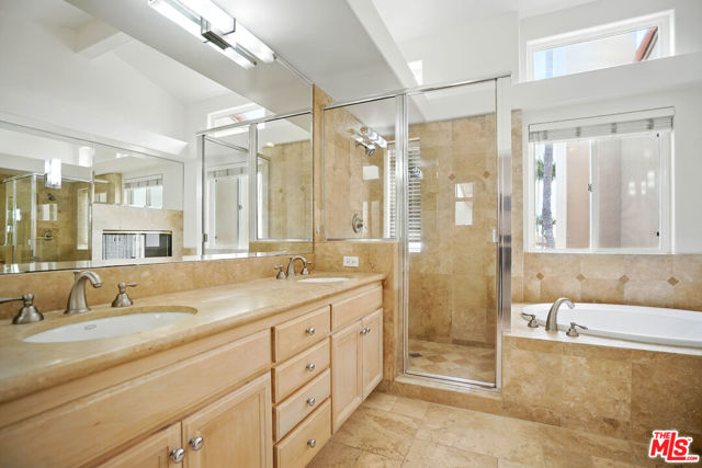 6440 Lunita Road, Malibu CA: https://media.crmls.org/mediaz/21468f9b-1967-469a-b177-8570ebc09338.jpg