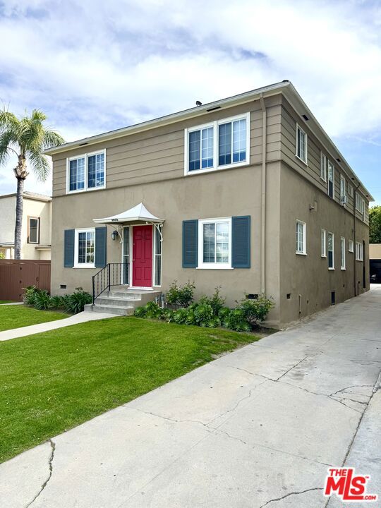 11928 Magnolia Boulevard #1/4