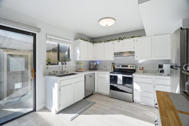 251 Gibson Drive, Hollister CA: https://media.crmls.org/mediaz/2146f313-81c9-4a8c-bb57-a5a5d1b59e69.jpg