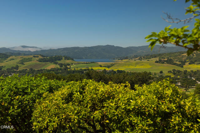 Detail Gallery Image 2 of 49 For 10920 Ventura Ave, Oak View,  CA 93022 - 3 Beds | 4 Baths