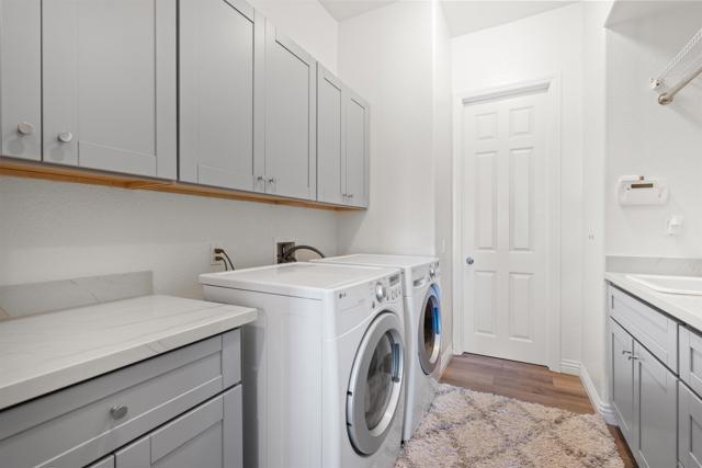 571 Lynwood Dr., Encinitas CA: https://media.crmls.org/mediaz/21494920-7bb1-4641-bc39-880b587f8f55.jpg