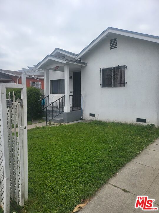 118 82nd Place, Los Angeles, California 90003, ,Multi-Family,For Sale,82nd,24398867