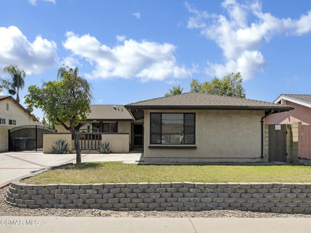 2264 Cochran Street, Simi Valley CA: https://media.crmls.org/mediaz/214a569e-0dee-4545-86d1-a615a70b4f0c.jpg