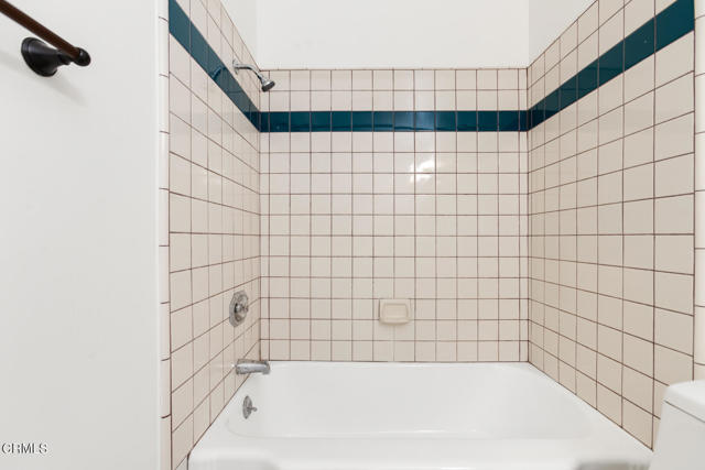 Detail Gallery Image 19 of 33 For 1233 N Columbus Ave 3a,  Glendale,  CA 91202 - 2 Beds | 2 Baths